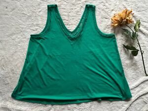 Torrid Size 2 Green V-neck Lace trim Tank Top